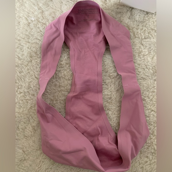 MAI Essentials Classic Bottom Bundle - Picture 9 of 11